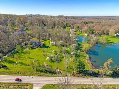 /international/us/bainbridge-road-chagrin-falls-oh-110108552879/