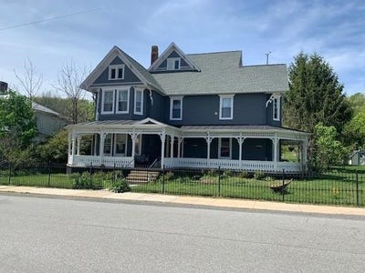 /international/us/202-spruce-st-monterey-va-110107728909/