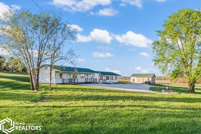 /international/us/313-old-hwy-2-cantril-ia-110107397044/