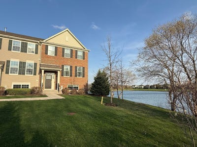 /international/us/231-lakeshore-drive-oswego-il-110107389655/