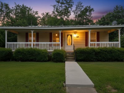 /international/us/411-w-college-street-canton-tx-110109007608/