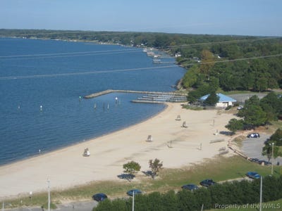 /international/us/7501-river-rd-unit-1g-newport-news-va-110109969133/