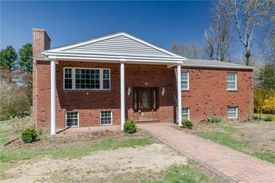 /international/us/39-francis-road-glocester-ri-110107512611/