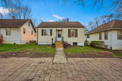 /international/us/215-barr-elms-avenue-joliet-il-110107213743/