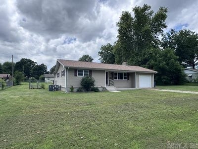 /international/us/314-glenstone-drive-mountain-home-ar-110108740705/