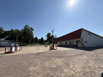 /international/us/102-1st-street-ireton-ia-110103384019/