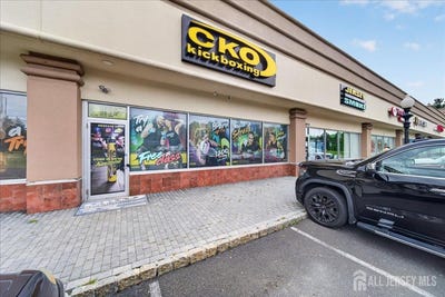 /international/us/2182-us-130-highway-north-brunswick-nj-110110254074/