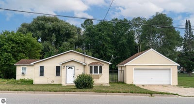/international/us/358-n-corning-street-farwell-mi-110101343684/