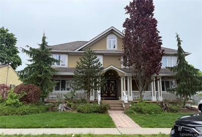 /international/us/30-3rd-avenue-westbury-ny-110107932284/