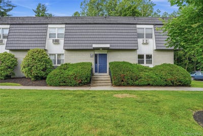 /international/us/19-white-gate-road-wappingers-falls-ny-110108711467/