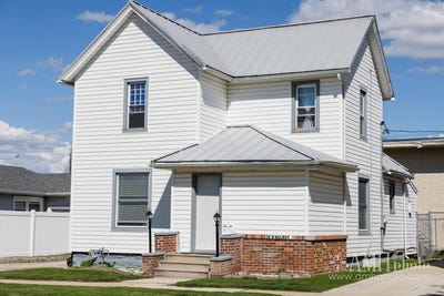 /international/us/30-n-walnut-street-manteno-il-110108878912/