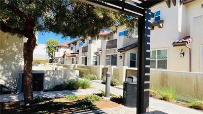 /international/us/8572-corsica-buena-park-ca-110106566554/