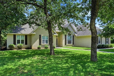 /international/us/102-manders-court-runaway-bay-tx-110108388526/