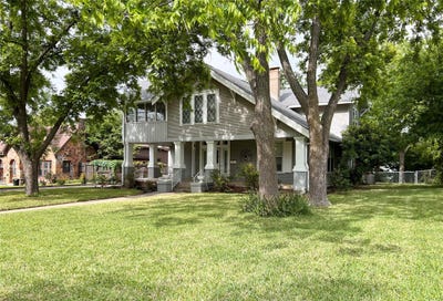 /international/us/505-n-elm-street-comanche-tx-110107761905/