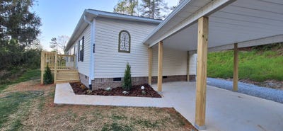 /international/us/429-w-sunshine-circle-hendersonville-nc-110106783052/