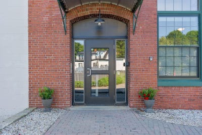 /international/us/30-lincoln-street-westbrook-me-110108913907/
