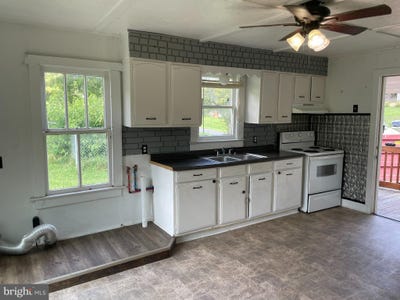 /international/us/604-w-king-street-strasburg-va-110101240566/
