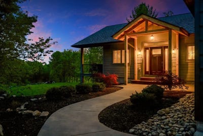 /international/us/4478-horseshoe-path-bellaire-mi-110108399207/