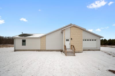 /international/us/6163-n-meridian-road-hope-mi-110106036880/