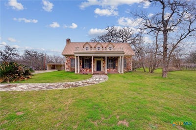 /international/us/222-myrtle-avenue-luling-tx-110097726533/