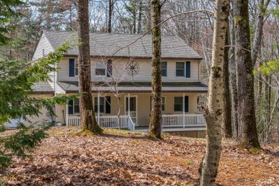 /international/us/8-evergreen-drive-freeport-me-110107501593/