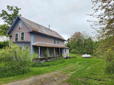 /international/us/16-northridge-road-burke-vt-110099676689/