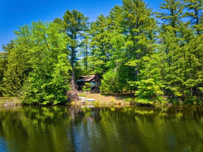 /international/us/408-brown-hill-road-belmont-nh-110108576273/