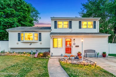 /international/us/9-marc-street-hazlet-nj-110108341243/