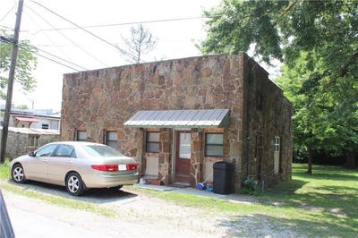 /international/us/706-church-street-golden-city-mo-110099931417/