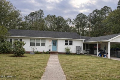 /international/us/2212-e-canal-street-picayune-ms-110104556725/