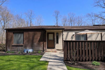/international/us/129-birchwood-road-coram-ny-110107665421/