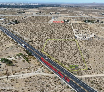/international/us/pearblossom-highway-littlerock-ca-110109163391/