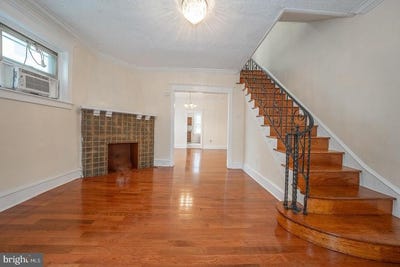 /international/us/17-elm-avenue-upper-darby-pa-110099903663/