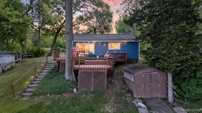 /international/us/1717-triangle-lake-road-marion-twp-mi-110108616749/