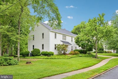 /international/us/12-circle-drive-moorestown-nj-110108386868/