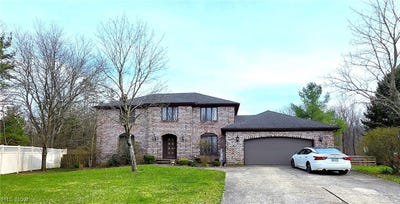 /international/us/325-brookshire-oval-hinckley-oh-110106955059/