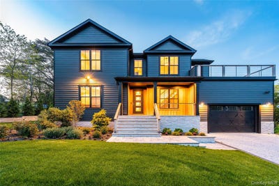 /international/us/1665-glenn-road-southold-ny-110107821914/