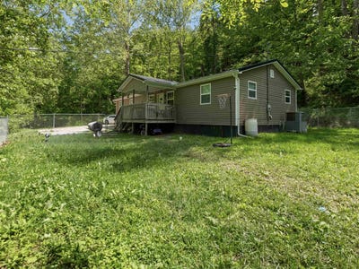 /international/us/7000-blue-sulphur-road-ona-wv-110108078226/
