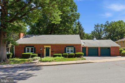 /international/us/244-hemlock-road-ephrata-pa-110109027867/