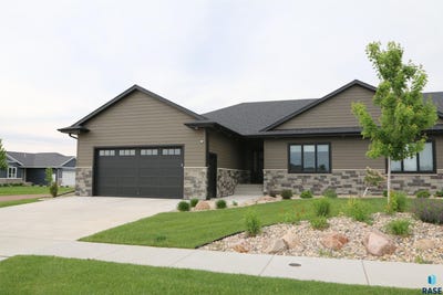 /international/us/2701-w-oak-hill-dr-sioux-falls-sd-110108496788/