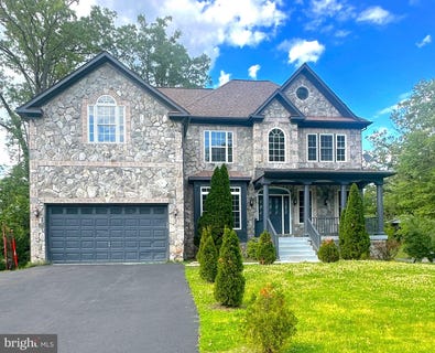 /international/us/8512-spruce-street-manassas-va-110099677477/