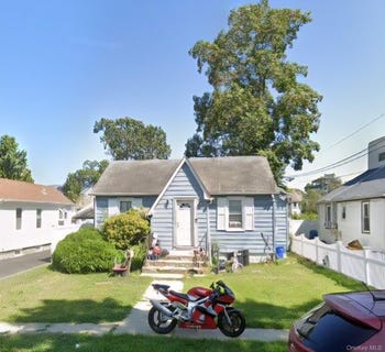 /international/us/40-leroy-place-copiague-ny-110104331103/