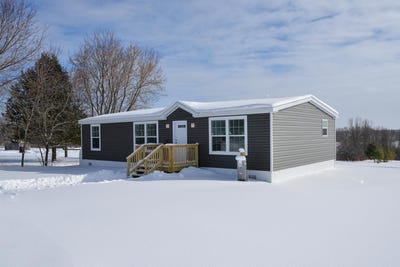/international/us/142-lost-village-rd-ogdensburg-ny-110105357593/