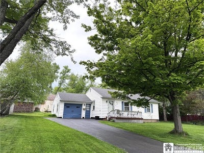 /international/us/24-lowell-place-fredonia-ny-110108268947/