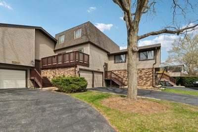/international/us/29w388-white-oak-drive-warrenville-il-110107376188/