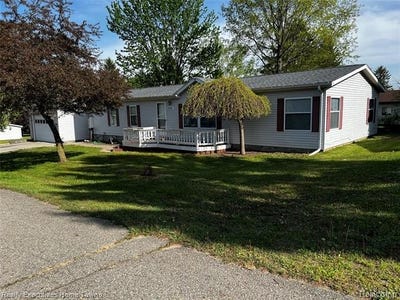 /international/us/2218-brent-street-buel-twp-mi-110108343873/