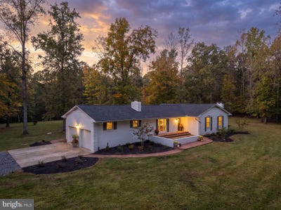 /international/us/13310-country-way-circle-fredericksburg-va-110120754982/