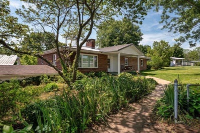 /international/us/1416-brick-school-rd-gallipolis-oh-110108604839/