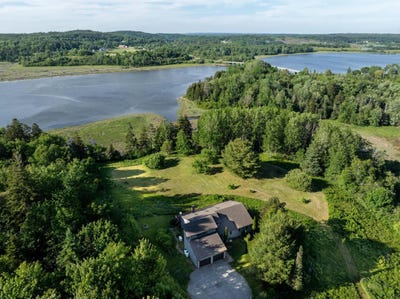 /international/us/12-west-palmer-road-machiasport-me-110092917784/