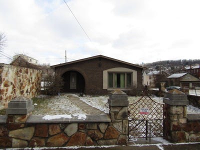 /international/us/219-camp-ave-braddock-pa-110106034373/
